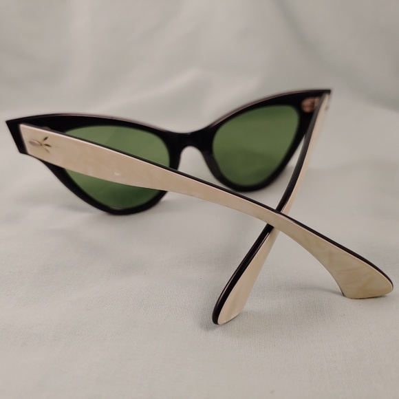 True Vintage RAY-BAN B&L Cats Eye Sunglasses +Case - Picture 6 of 8